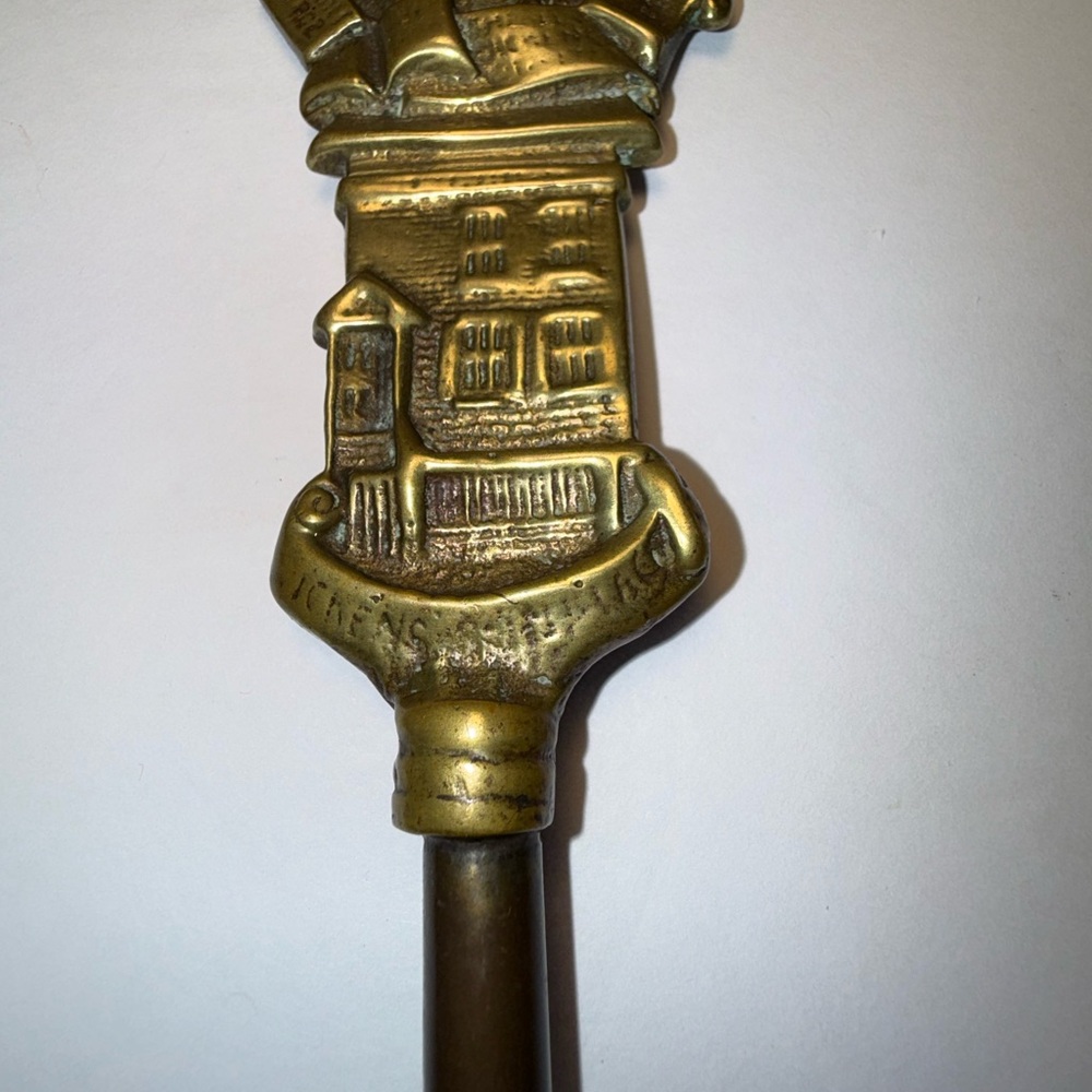 Vintage English Solid Brass Toasting Fork with Man and Building - Picture 4 of 12
